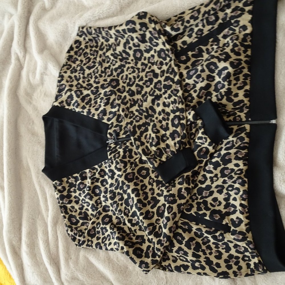 Stella & Dot - The Reversible Bomber Leopard